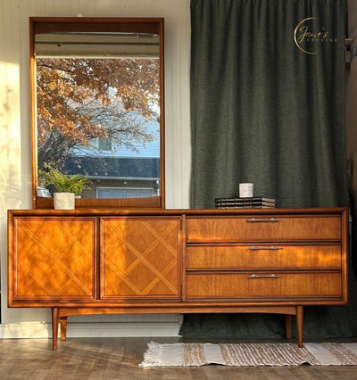 Authentic Mid - Century Elegance. 9 Drawers dresser and mirror - Loft of Echoes