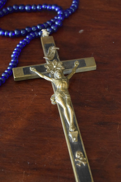 Late 19th - century French brass and ebony - inlaid rosary crucifix, most likely a missionary or priest’s crucifix, dating from circa 1880. - Loft of Echoes