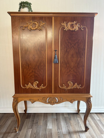 Scandinavian antique cocktail/bar cabinet/ cellarette 1900 with the original key (Sweden) - Loft of Echoes