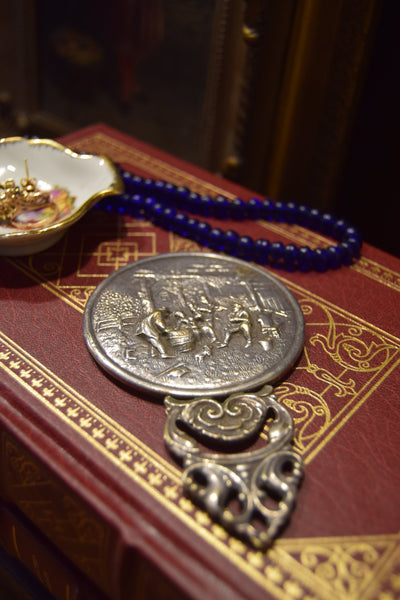 Silver - plated hand mirror - Loft of Echoes