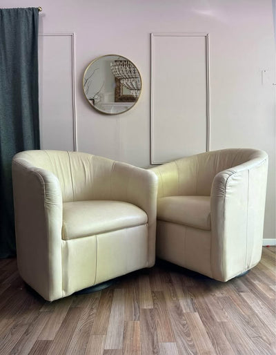 Vintage Natuzzi Leather Swivel Chairs – Italian Postmodern Comfort with Sculptural Flair - Loft of Echoes
